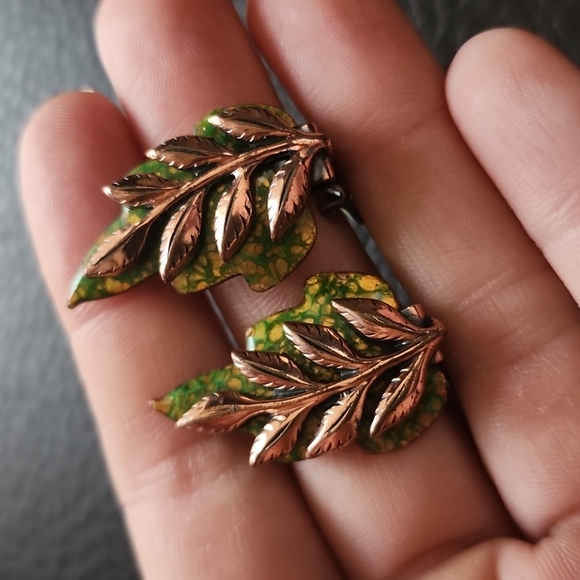 VTG Renoir Matisse copper clip on earrings - Picture 2 of 10